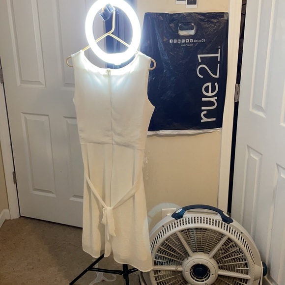 White Medium Spring Tacera Dress - Picture 2 of 3